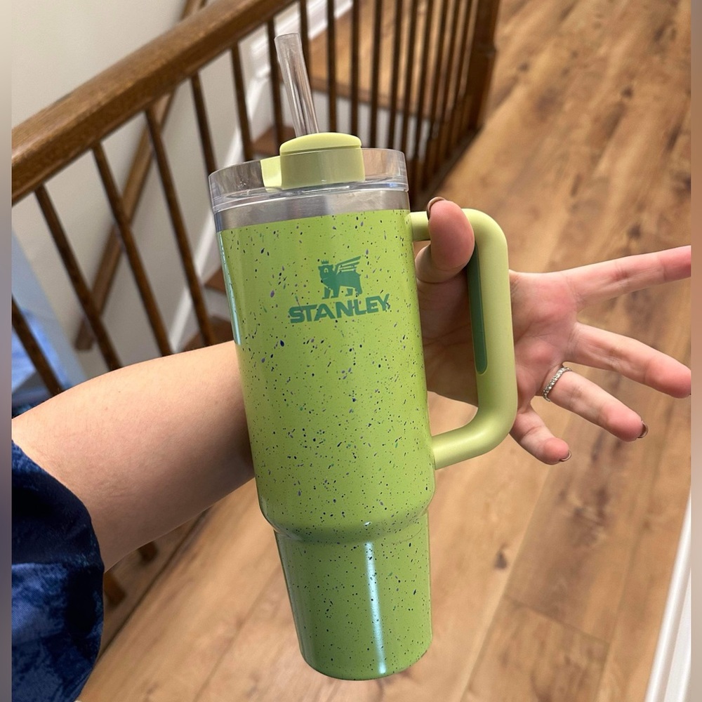 Stanley 32 oz, Limited release color